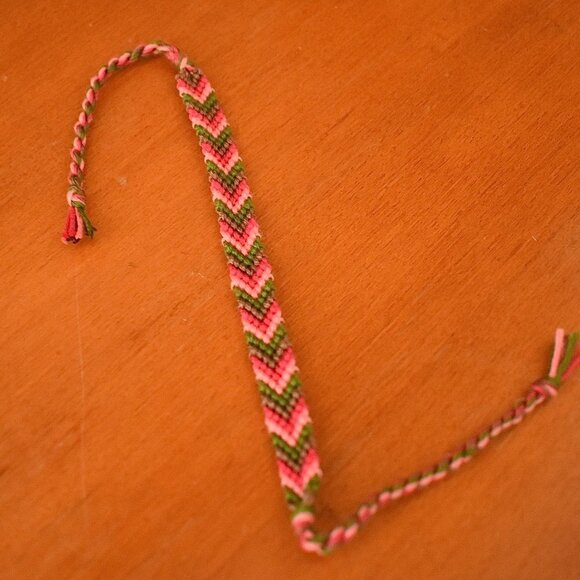 10/ $25 Pink Tulip Woven Bracelet - Picture 3 of 3